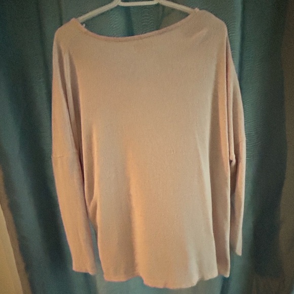 Only  size large aWomen's Soft Cream Long Sleeve Top- new or like new - Picture 2 of 7